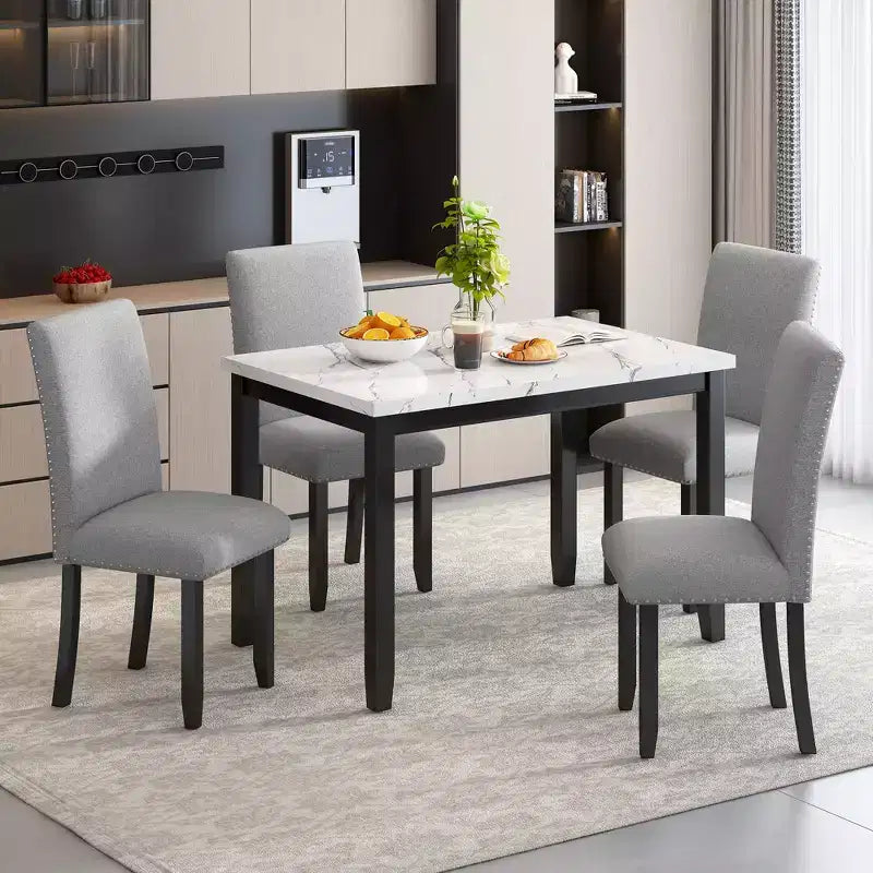 GDFStudio Fanny Ensemble de salle à manger 5 pièces en faux marbre avec table et chaises rembourrées