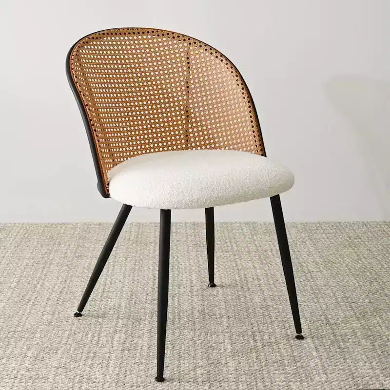 Ensemble de table à manger ronde 5 pièces, table moderne avec piètement noir, chaises à dossier en rotin et assises rembourrées en bouclé pour petits espaces - Panipeachy