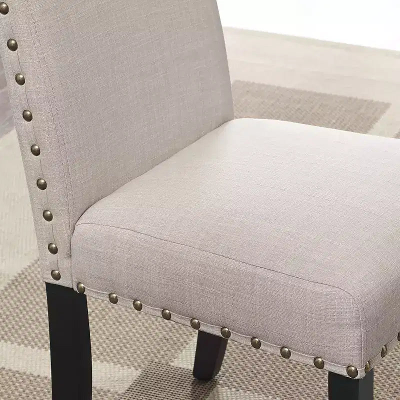 Ensemble de salle à manger rond GDFStudio Rowan 5 pièces en bois et métal avec chaises en tissu clouté