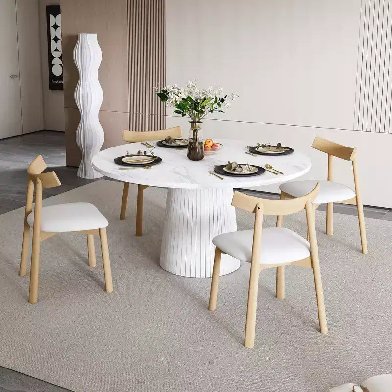 Ensemble de salle à manger 5 pièces moderne en bois Anita de GDFStudio avec table ronde et 4 chaises ergonomiques