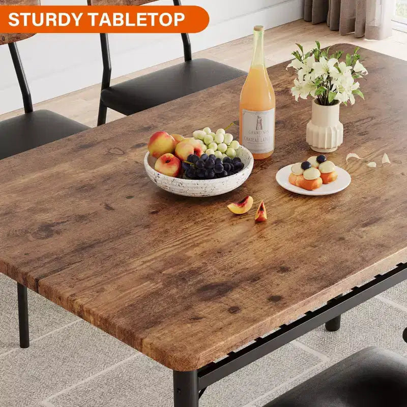 Ensemble de salle à manger 5 pièces pour 4 personnes, table de cuisine moderne avec étagère de rangement, plateau en bois et cadre en métal, 4 chaises rembourrées pour petits espaces, appartement
